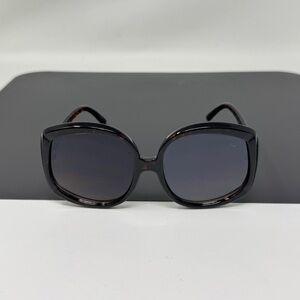 MARTHA STEWART Oversized sunglasses
